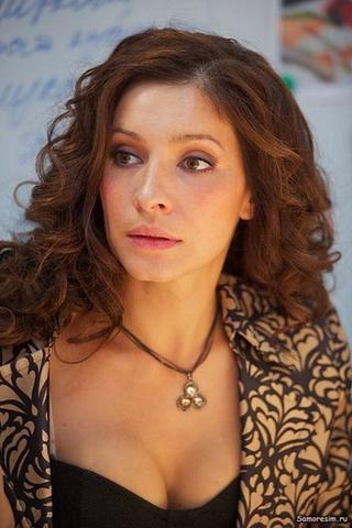 actress Yuliya Peresild 18 years denuded photos home