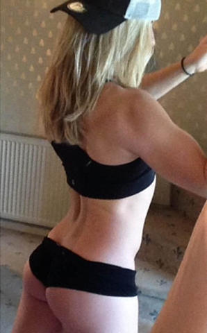 celebritie Chloe Madeley 20 years bareness pics in public