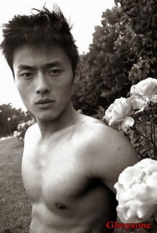Naked Tao Zhao picture