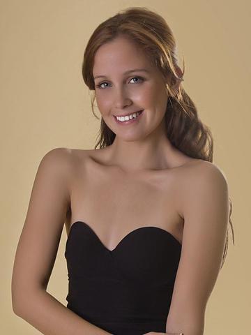 actress Natasha Dupeyrón 21 years nude young foto snapshot in public