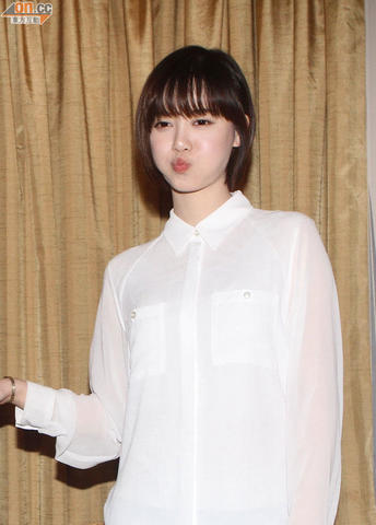 models Hye-sun Koo 21 years naturism picture in the club