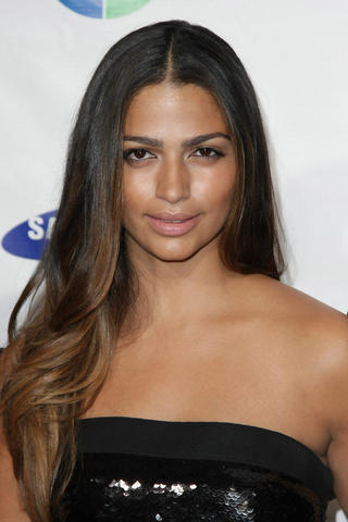 actress Camila Alves 20 years fleshly photography in public