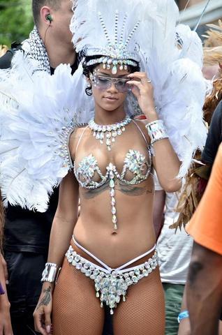 actress Rihanna 20 years Without panties image beach