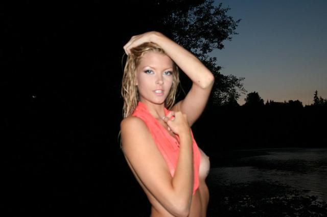 models Erin Gibson teen overt photo beach