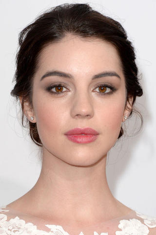 celebritie Adelaide Kane 19 years Without swimming suit image beach