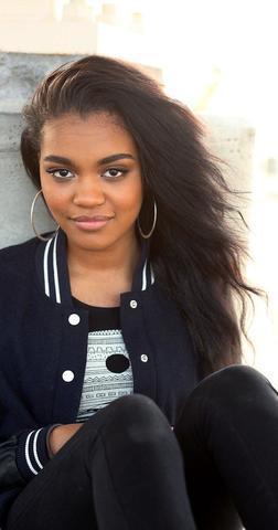 celebritie China Anne McClain 23 years private image in the club