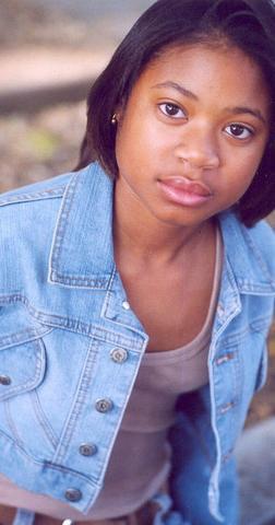 actress Lauryn Alisa McClain 24 years laid bare photo in public