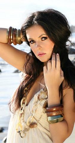 models Inanna Sarkis 21 years erogenous pics beach