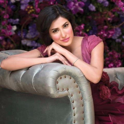 actress Mehwish Hayat 18 years laid bare photography in the club
