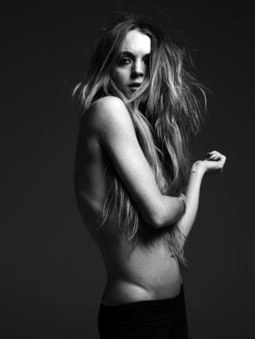 models Lindsay Lohan 2015 bust foto in public