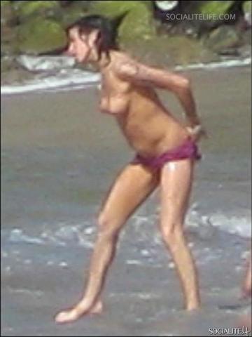 models Amy Winehouse 24 years stolen photo beach