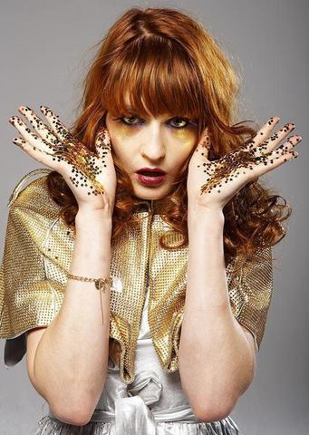 models Florence Welch 22 years ass photoshoot home