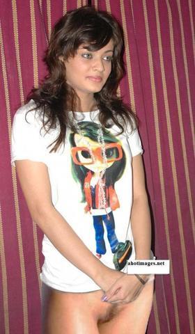 celebritie Sneha Ullal 22 years k-naked photography home