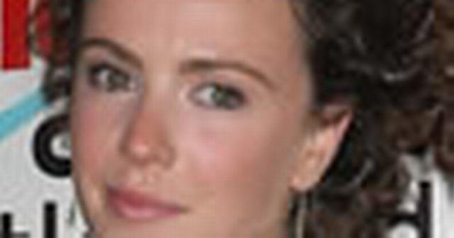 actress Amy Manson 20 years undress image home