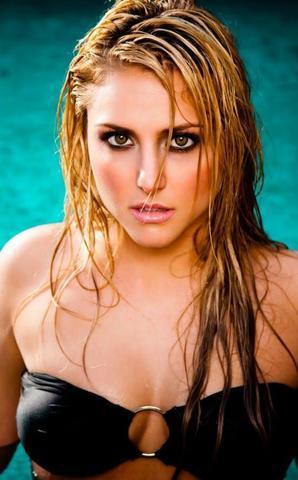 actress Cassie Scerbo 22 years naturism photo home