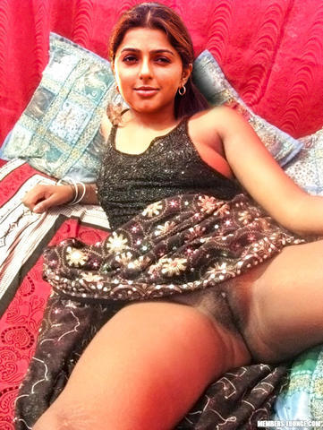  Hot photoshoot Bhoomika Chawla tits