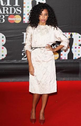 actress Corinne Bailey Rae 23 years obscene photos in the club