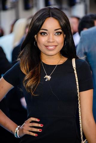models Dionne Bromfield 18 years sensual photos in public