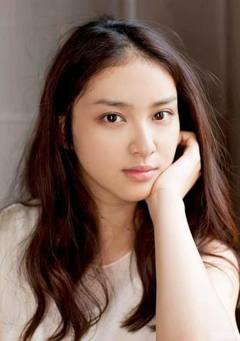 models Emi Takei 24 years sky-clad picture beach