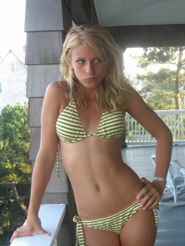 actress Vanessa Evigan teen bareness photos beach