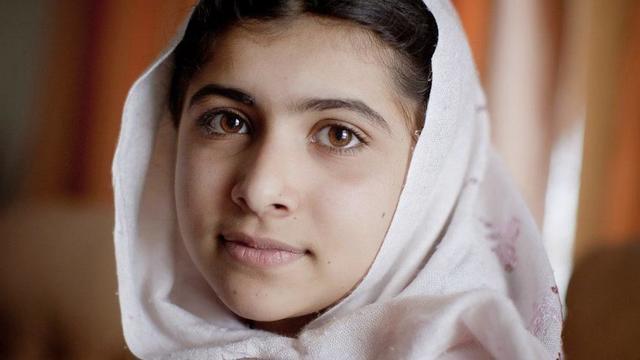 celebritie Malala Yousafzai 25 years denuded photography home