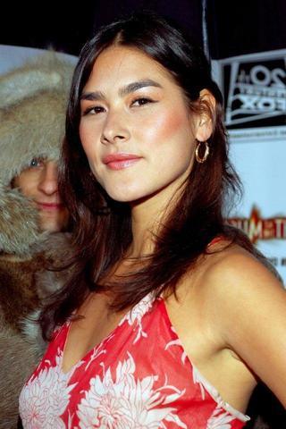 actress Mizuo Peck 25 years spicy image beach