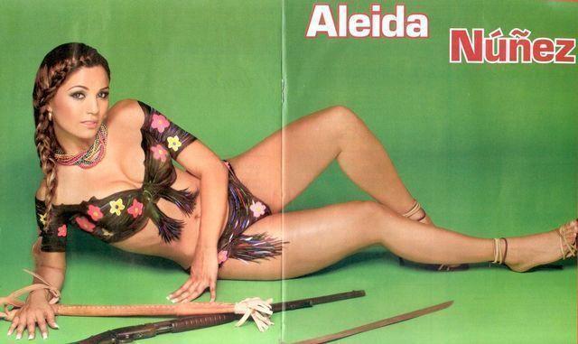 celebritie Aleida Núñez 20 years overt picture in public