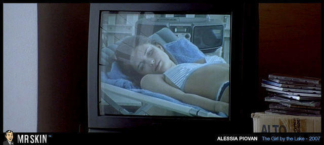 actress Alessia Piovan 21 years bust photos beach