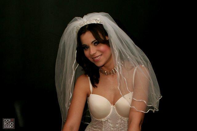 celebritie Arlett Fernández 22 years obscene foto home