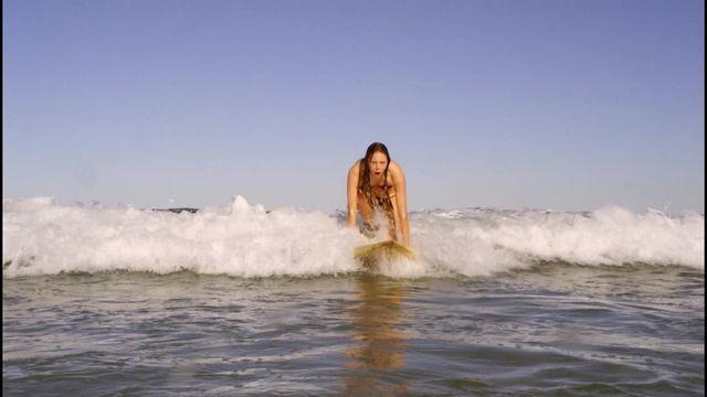 celebritie Brenna Harding 2015 bust photoshoot beach