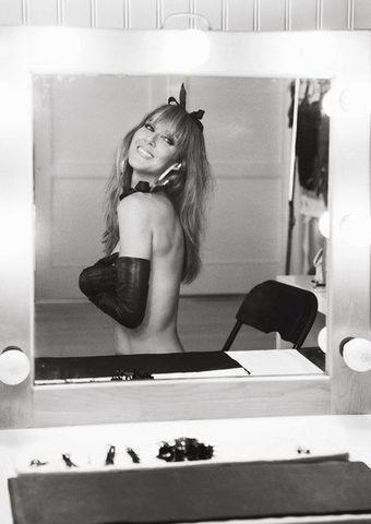 models Céline Dion 23 years raunchy pics home
