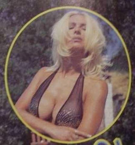 models Denisse Profota 22 years nudism snapshot in public