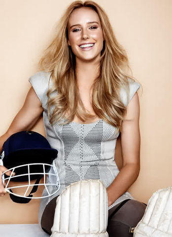 Naked Ellyse Perry snapshot