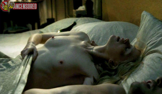Fay Masterson topless snapshot