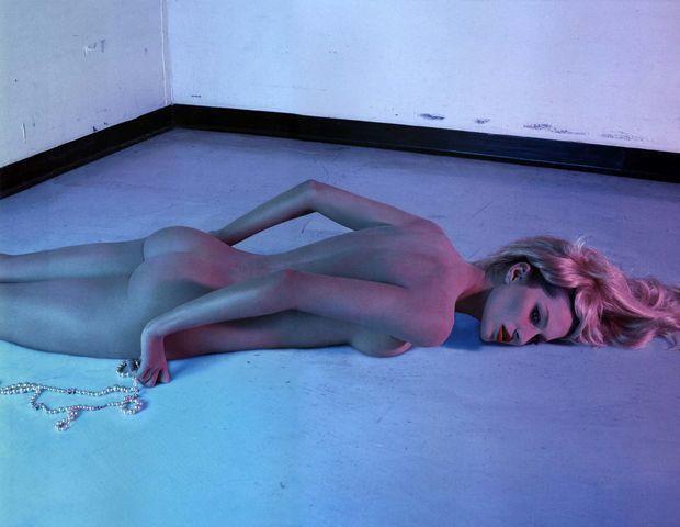 celebritie Gisele Bundchen 23 years nude young foto image in public