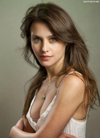 actress Hannah Ware 21 years indelicate foto in public