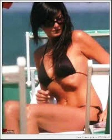 celebritie Ilaria d'Amico 24 years lascivious image in public