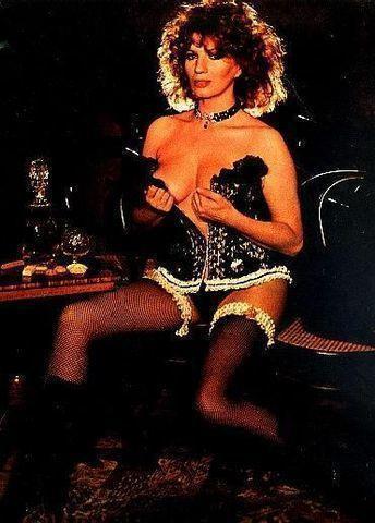 celebritie Iva Zanicchi 24 years obscene photos in the club