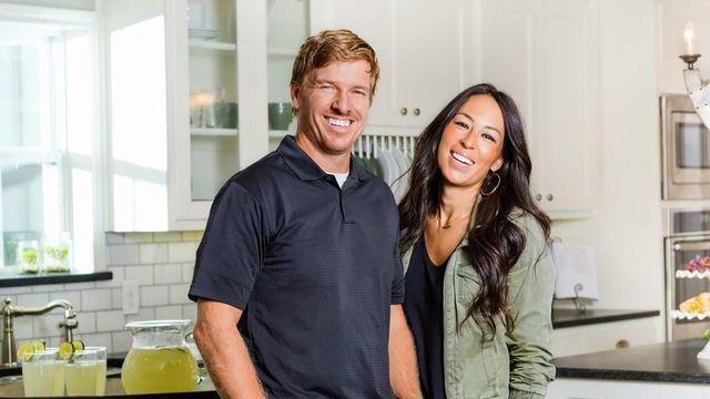 actress Joanna Gaines 21 years k-naked foto in the club