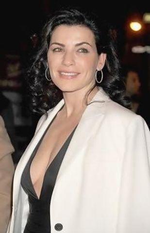 actress Julianna Margulies 18 years Without panties pics in public