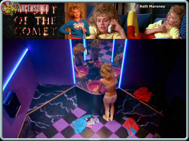 models Kelli Maroney 23 years Without slip foto home