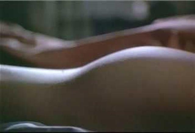 celebritie Linda Fiorentino young unclothed foto home