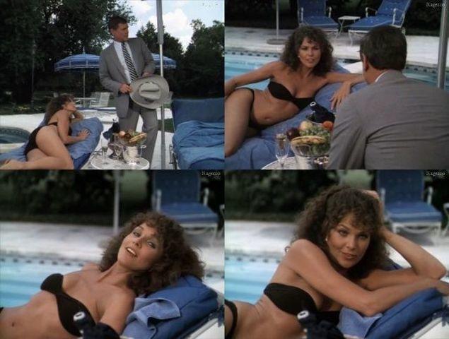 models Lois Chiles 25 years uncovered picture beach