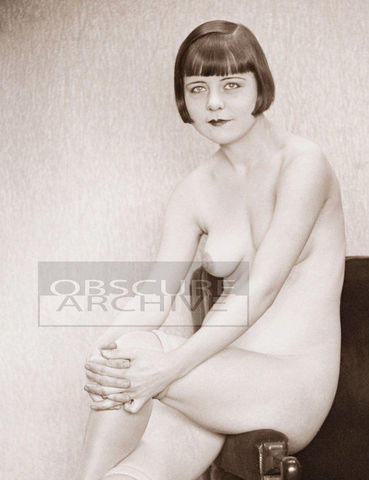 Naked Louise Brooks image