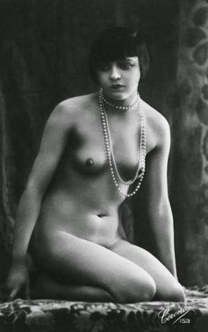 celebritie Louise Brooks 24 years melons picture home