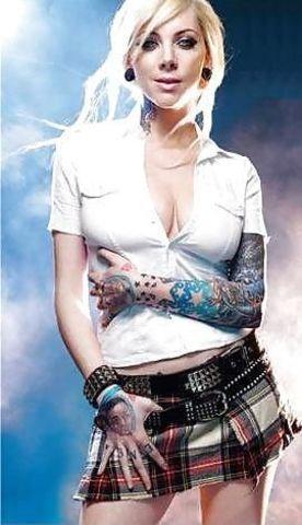 actress Maria Brink 18 years k naked photoshoot in the club