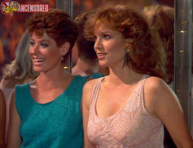 celebritie Marilu Henner 22 years Uncensored picture in the club