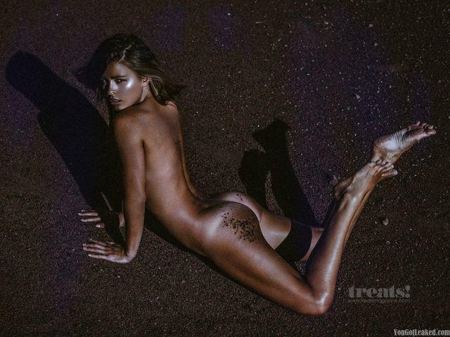 celebritie Marisa Papen 24 years buck naked photography beach