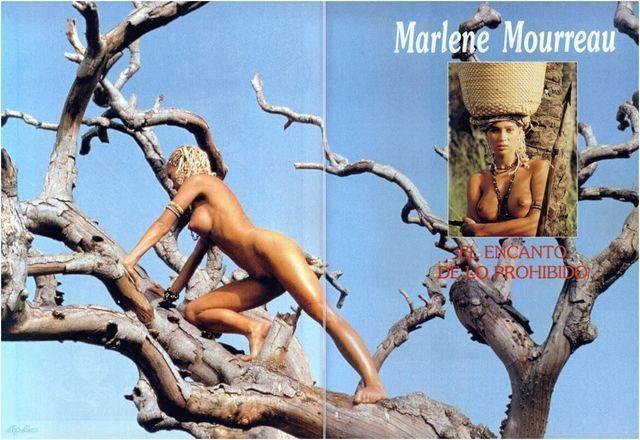 actress Marlène Mourreau 19 years Without slip photos beach