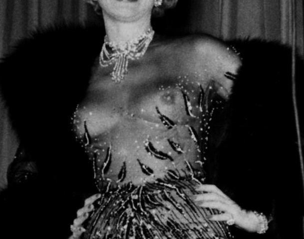 models Marlene Dietrich 18 years nudity photo home